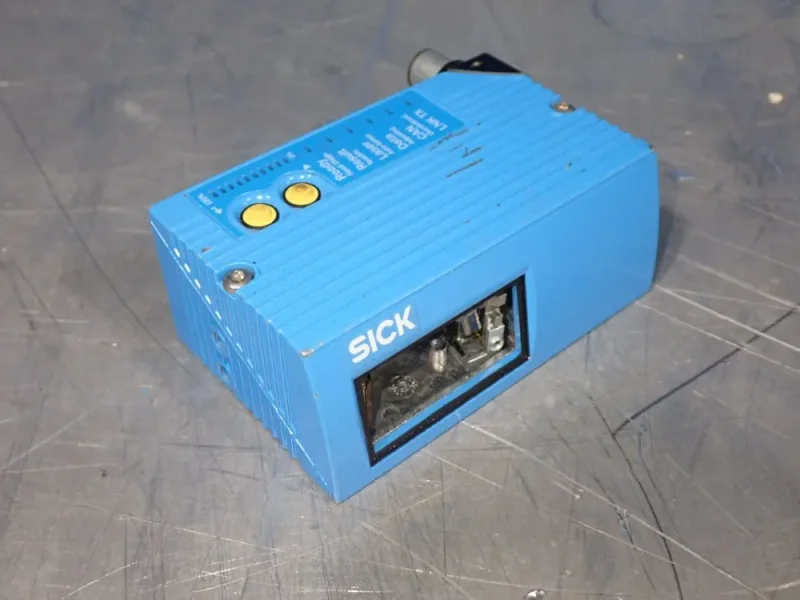 SICK INDUSTRIAL BARCODE SCANNERS  -  CLV631-0120
