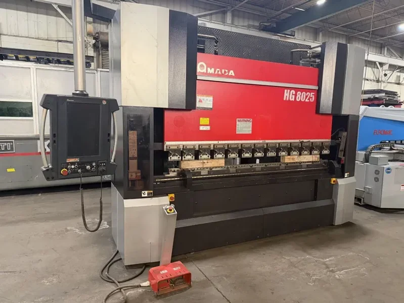 USED AMADA 89 TON X 8.5' 8-AXIS SERVO / HYDRAULIC CNC PRESS BRAKE MODEL HG-8025