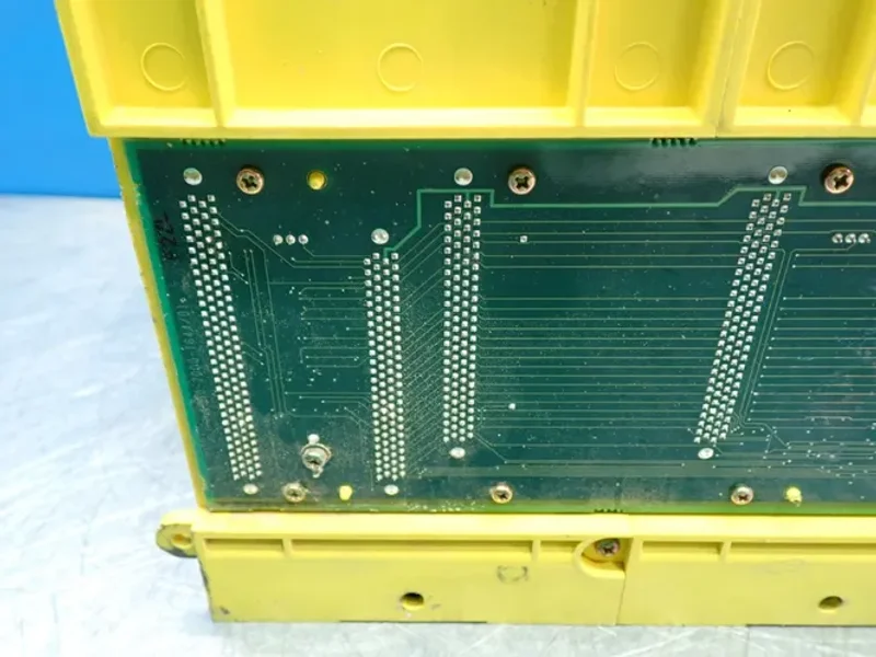 GE FANUC SERIES 18-TA 4-SLOT BACKPLANE MODULE  -  A02B-0130-B512