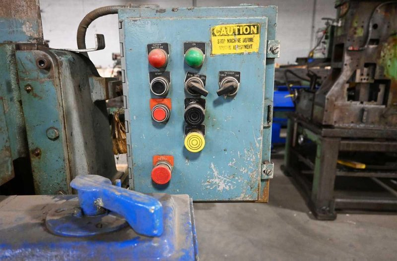 25 Ton x 2-1/4″ YODER P25 Cut-Off Press