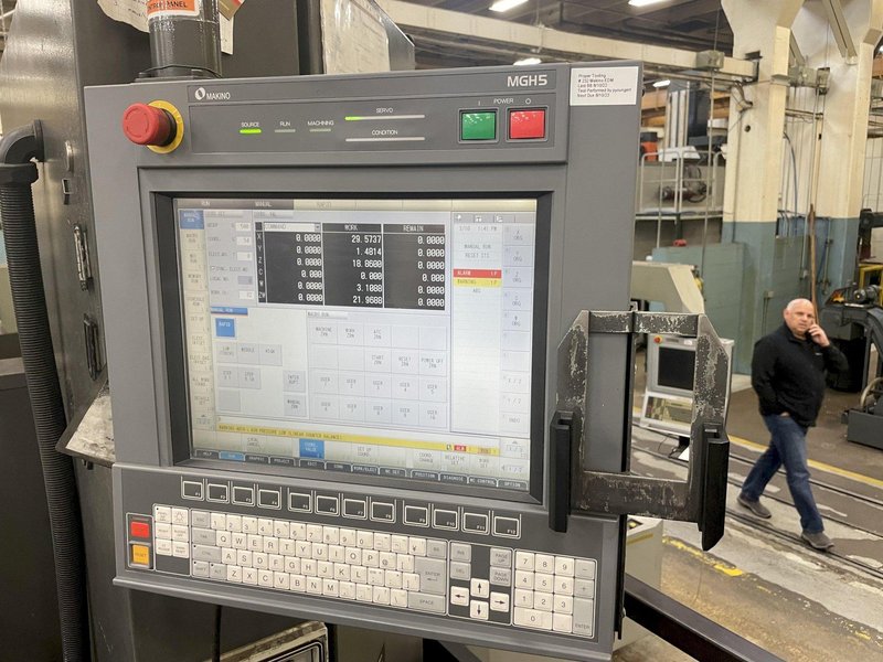 Makino EDNC 207 Used CNC Sinker EDM with EROWA Robot For Sale - 2008
