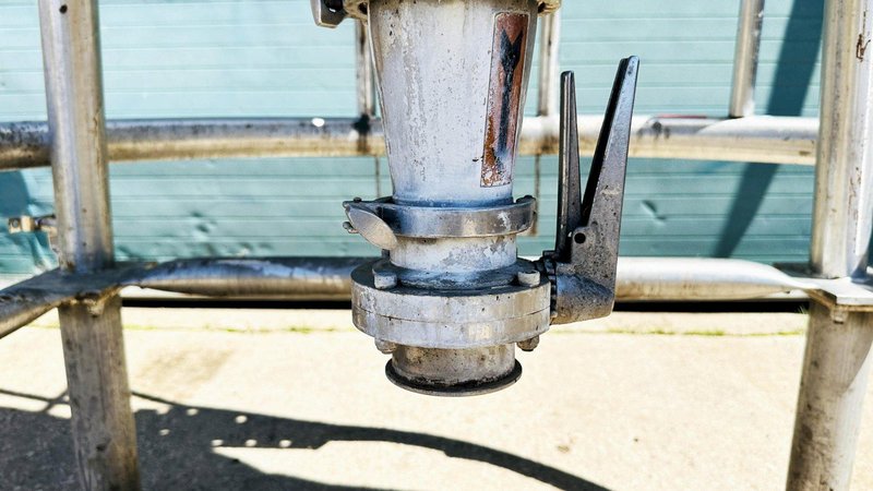 INOX Industries Inc.  |  S.S. V-Bottom Storage Tank / Vessel