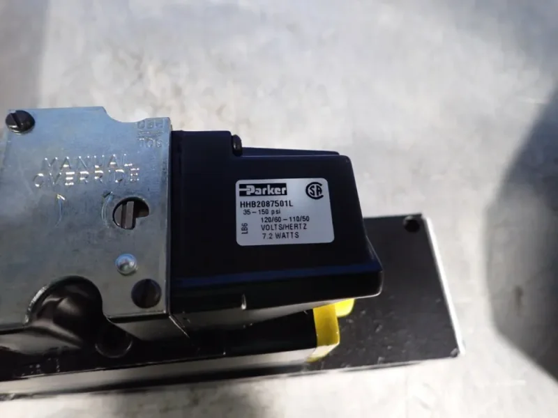 PARKER 150 PSI SOLENOID VALVE   -  HHB2087501L