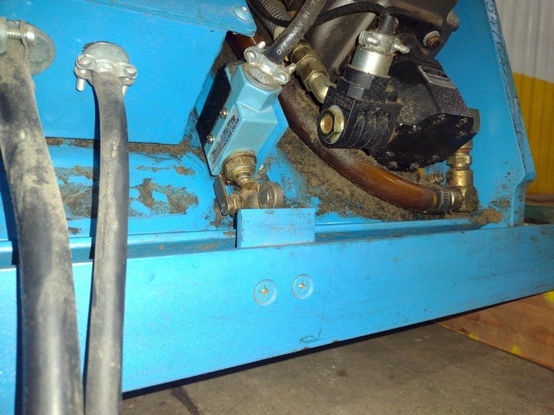 4,000 LBS X 71.75" X 71.75" LIFT PRODUCTS MODEL LPFT4W-040-36 SCISSOR LIFT TABLE: YOBRO #24988