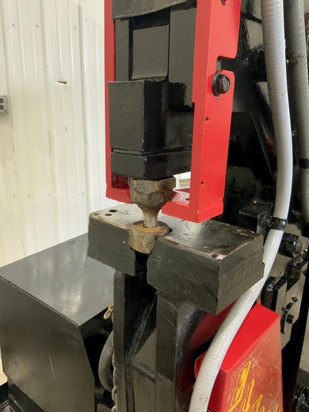 100 TON EDWARDS JAWS IV HYDRAULIC IRONWORKER: STOCK #80687
