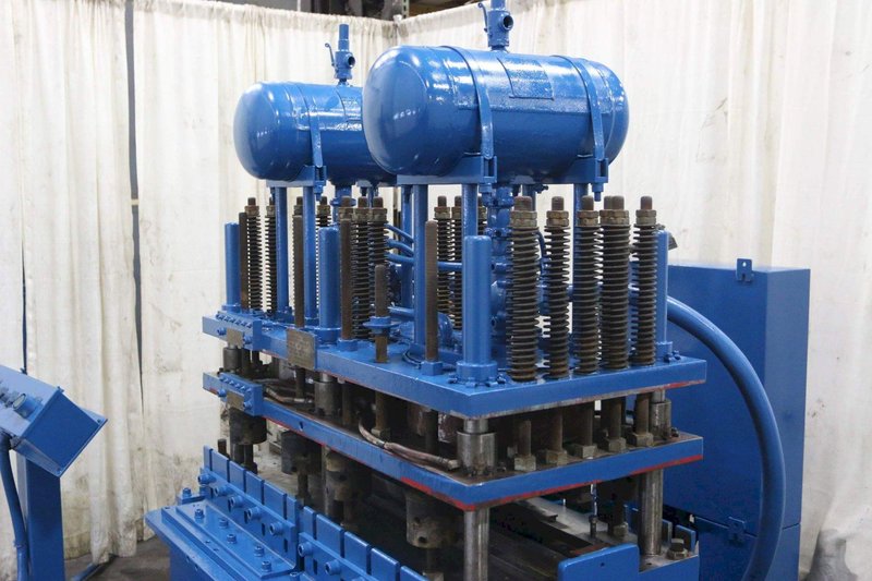 30 TON PNEUMATIC 6-POST PNEUMATIC INLINE PREPUNCH PRESS: STOCK #68646