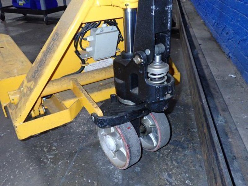 WESCO 5000 LBS SCALE HAND PALLET JACK