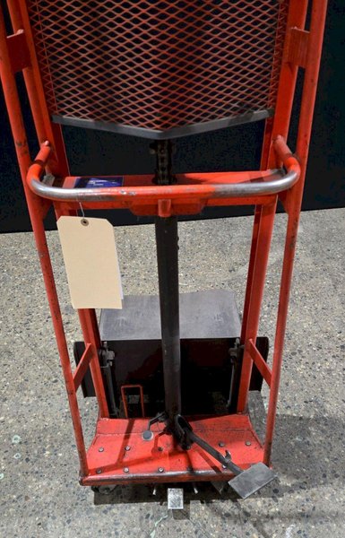 WESCO ESPL-60-2424-3W235 1000LB PNEUMATIC LIFT USED