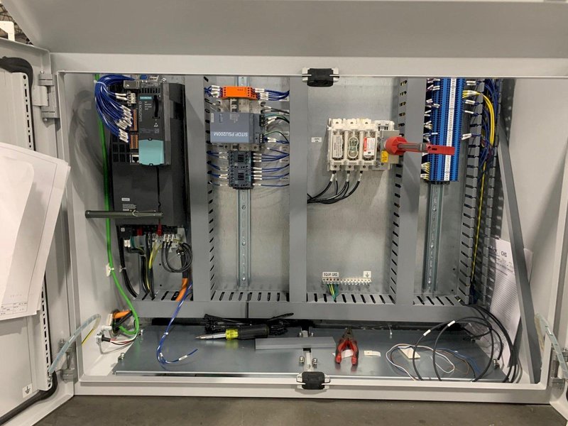 Perfecto Servo Roll Feed Press Feed 36" Wide