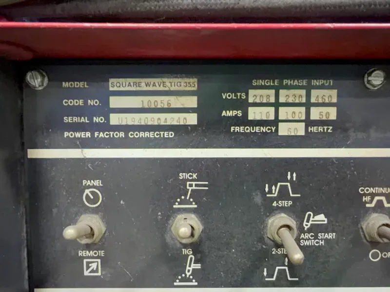 LINCOLN 350 AMP WELDER  -  SQUAREWAVE TIG-355