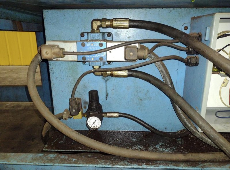 13" X 13" DOALL C-3300NC AUTOMATIC HORIZONTAL BANDSAW. STOCK # 1109625