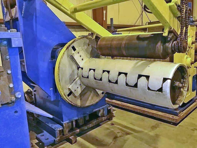 44,000# x 54" Loopco Uncoiler