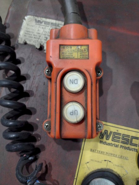 1,000 LB WESCO MODEL #PCBFL-64-25 ELECTRIC FORK LIFT: STOCK #19638