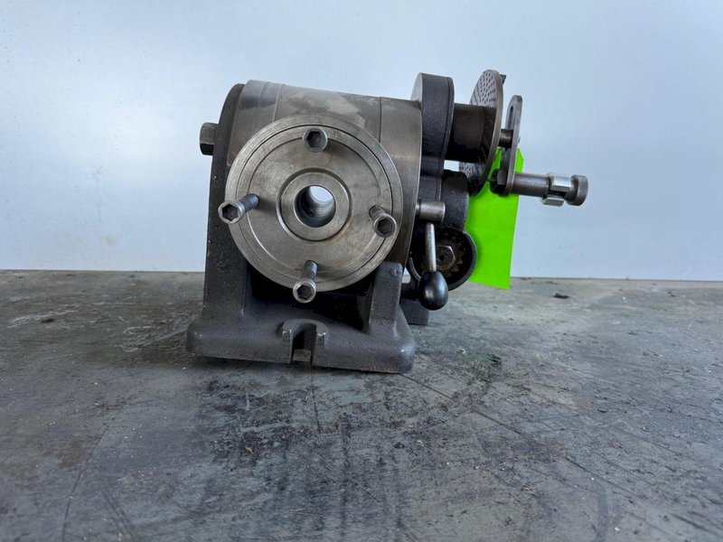 L-W Chuck Co Indexing Dividing head with 1 plate