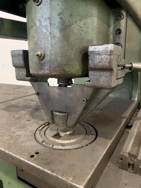 STRIPPIT SONIC 18/30 PUNCH MACHINE AND CORNER NOTCHER W/ TOOLING. STOCK # 1271823.