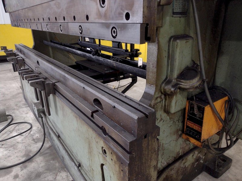 CINCINNATI 9 AUTO CYCLE AIR CLUTCH MECHANICAL PRESS BRAKE