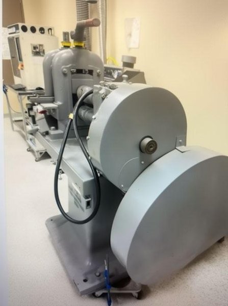 5" X 2.5" BLAKE &amp; JOHNSON 2 HI ROLLING MILL (14687)