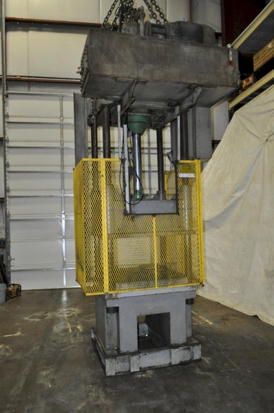 75 TON DAKE 4 POST HYDRAULIC PRESS