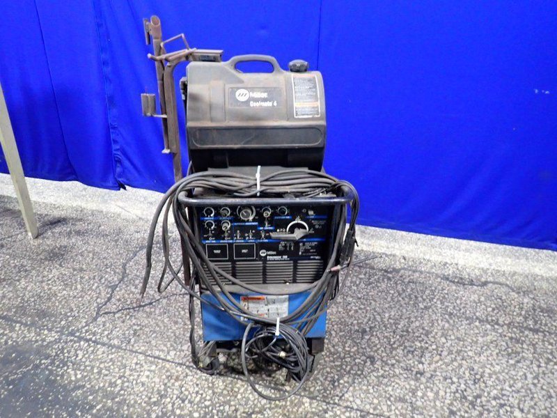 MILLER 200/250 AMPS TIG WELDER  -  SYNCROWAVE 250