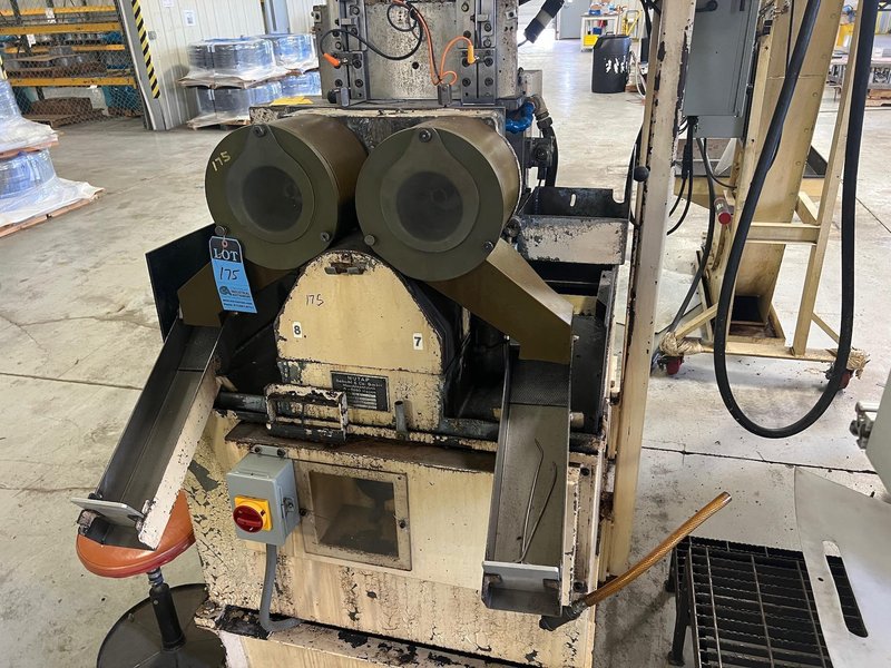 Nutap Model MAS-14V Twin Spindle High Speed Bent Shank Tapper