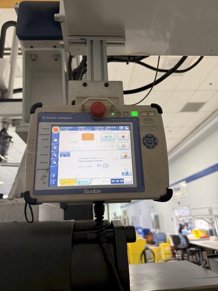 Yushin Used YA-150DL-9 Servo Robot, 100-225 ton, yr. 2010