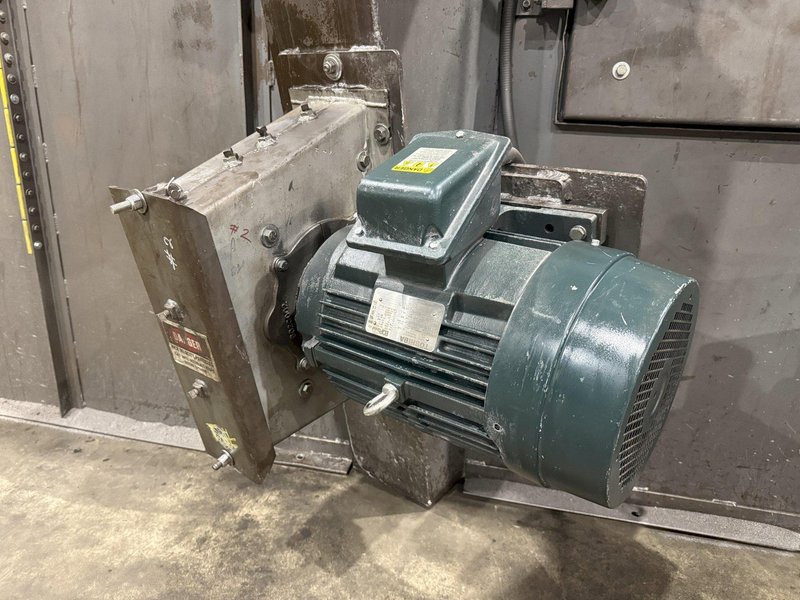 36" x 48" x 8 WHEEL PANGBORN ROTOBLAST PASS THROUGH HANGING CONVEYOR SHOT BLAST MACHINE: YOBRO #24717