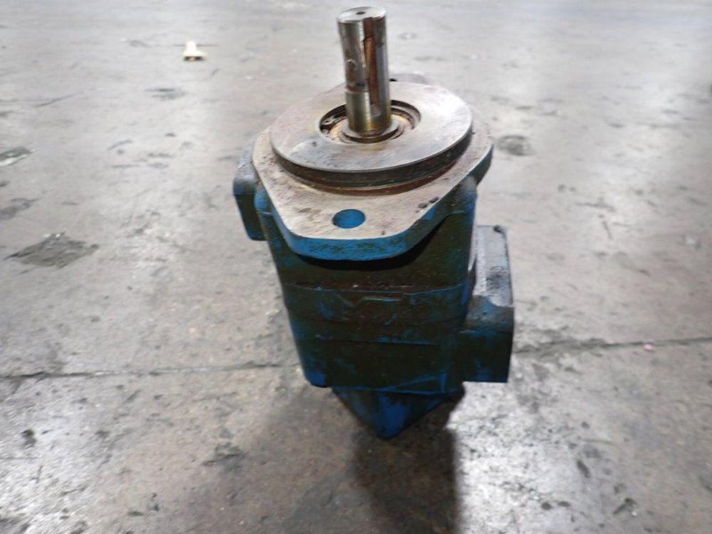 VICKERS HYDRAULIC PUMP  -  V20101F8S2S1AD12