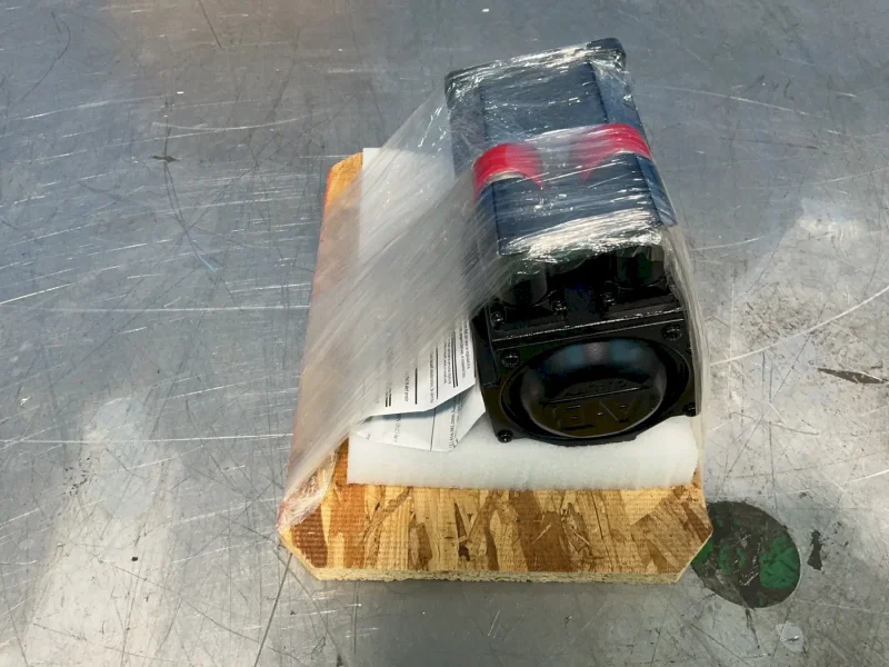 ALLEN-BRADLEY AC ROTARY SERVO MOTOR  -  MPL-B330P-MK72AA