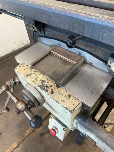 5 HP BRIDGEPORT SERIES II SPECIAL KNEE MILL. STOCK # 0671425