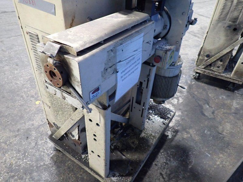 NOVATEC 18" X 18" X 21" EXTRUDER