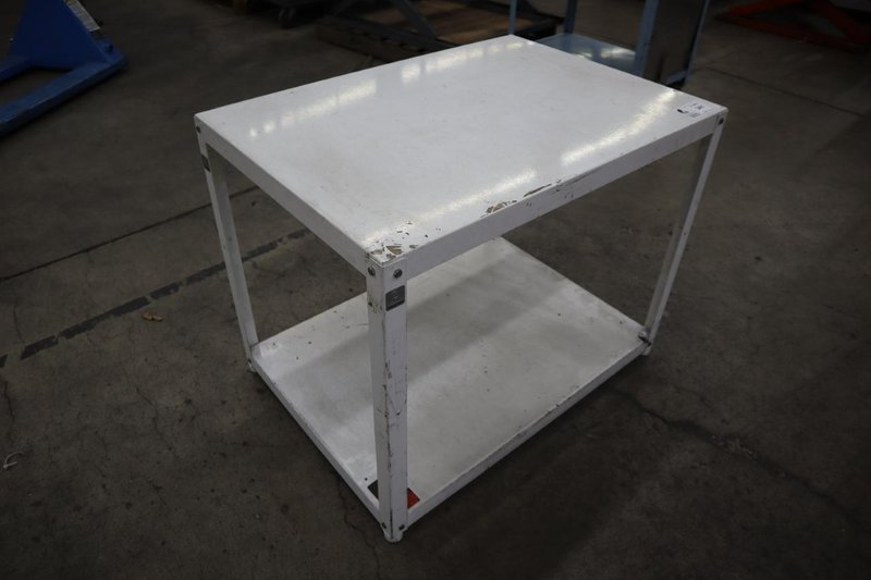 Artograph Metal Table w Lower Shelf- Auction Item