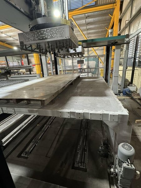 3000 Watt Salvagnini L3 Fiber Laser with 10 Tray Tower and Part Take Out Automation