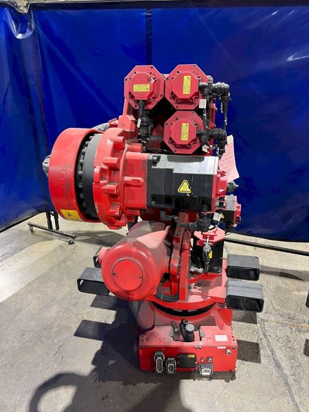 FANUC ROBOTICS R-200IC/210F ROBOT W/ R30IB CONTROLLER NO PENDANT USED