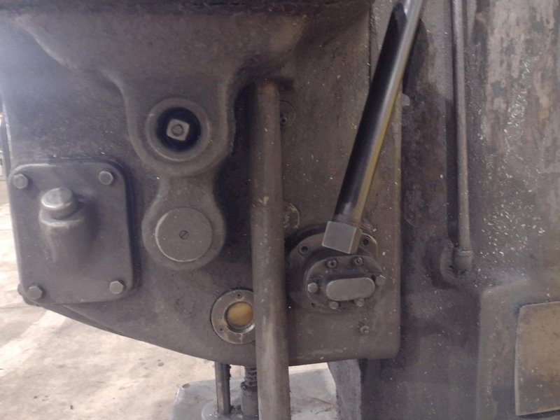 3 HP CINCINNATI MODEL 1-18 PLAIN HORIZONTAL MILLING MACHINE: STOCK #21030