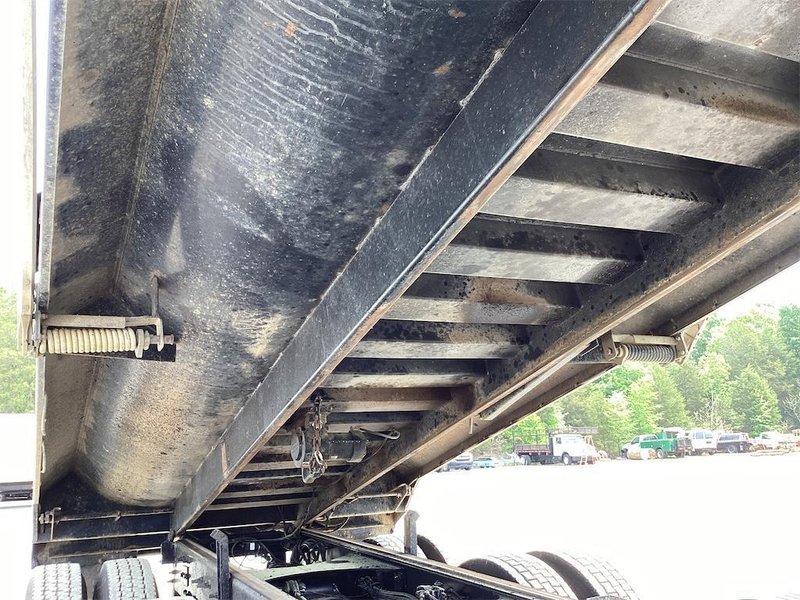 2022 Mack Granite 64F 1M2GR4TC0NM001422