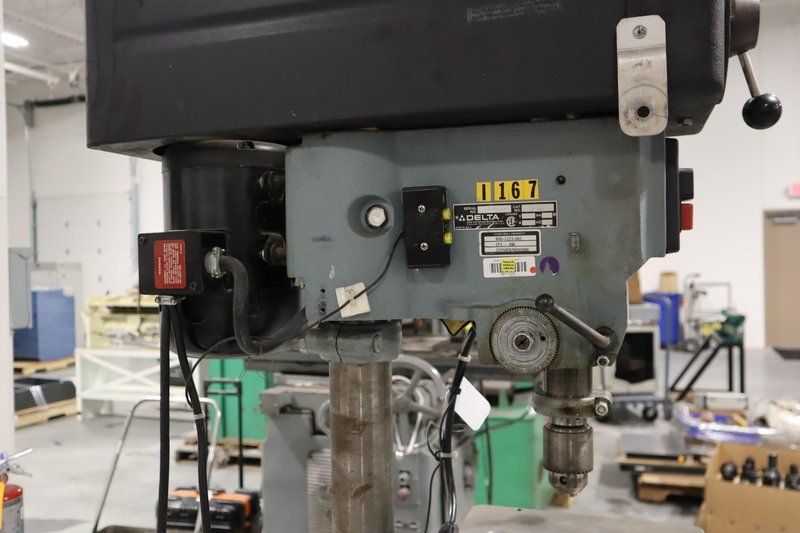 Delta 15-350 Variable Speed Drill Press – 3/4 HP, 7-1/2" Throat, 14" x 11" Tilting Table W/ Foot Switch- Auction Item