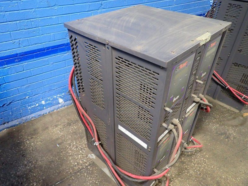 ENERSYS 24 V / 900 AH BATTERY CHARGER   -  EM3-12-900