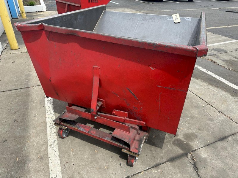 1-1/2 YARD ROURA SELF-DUMPING HOPPER:  STOCK #78225