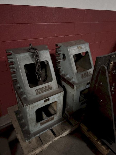 20" X 40" DEVLIEG BOX TYPE 4-PIECE ANGLE PLATE SET. STOCK # 0115126