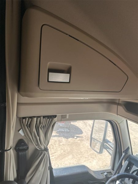 2022 Kenworth T680 1XKYD49X5NJ499897