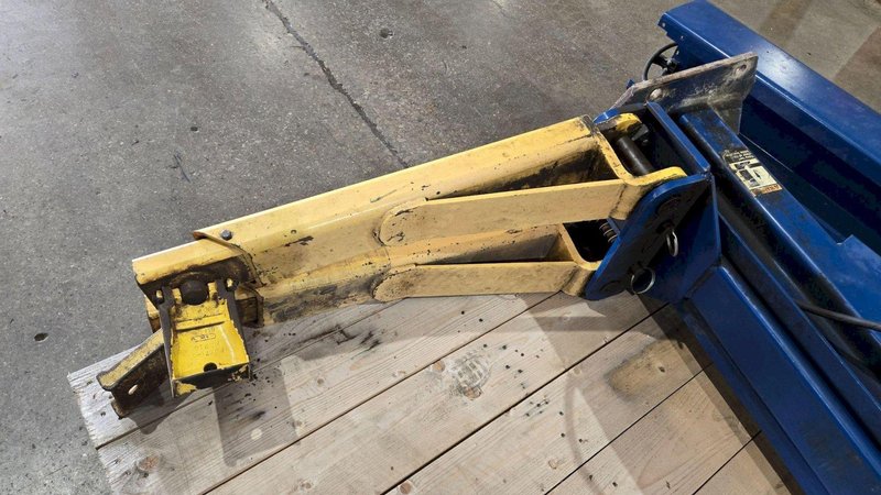 ROTARY 2-Post Vehicle Lift USED