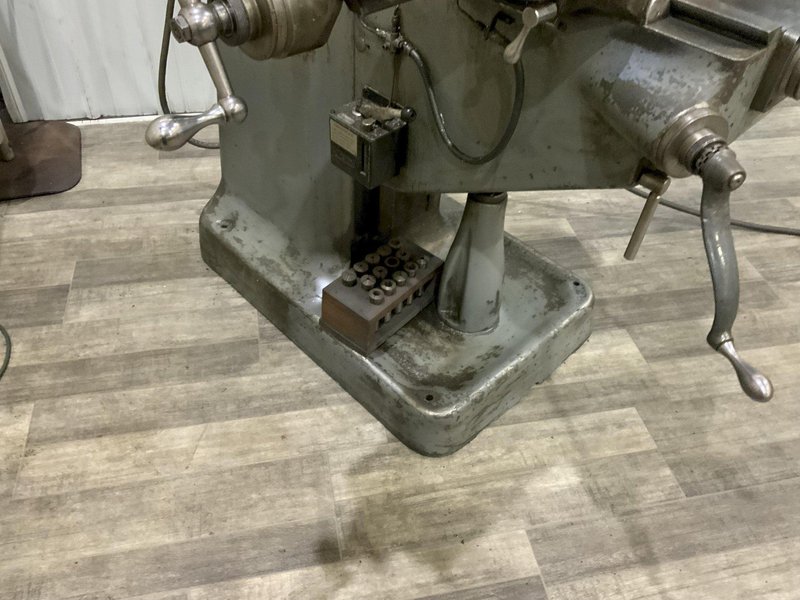 1-1/2 HP BRIDGEPORT RAM TYPE VERTICAL MILL: STOCK #80631