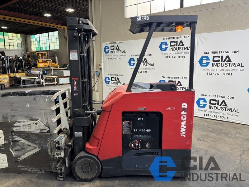 2021 - 4,000 LB. RAYMOND MODEL 425-C40TT STAND-UP ELECTRIC FORKLIFT