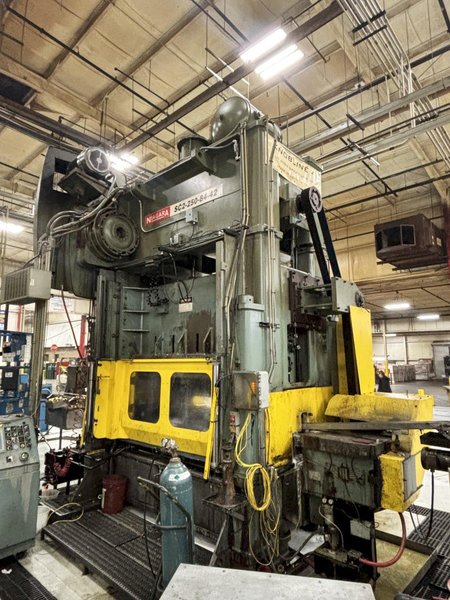 250 TON NIAGARA MODEL #SC2-250-84-42 SSDC STAMPING PRESS 10" STROKE : YOBRO 24783
