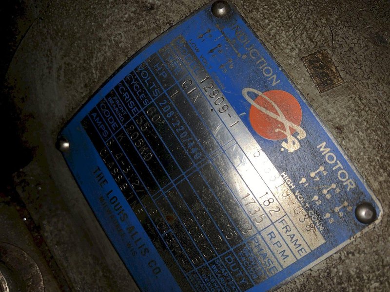 18" GROB NS18 VERTICAL BANDSAW. STOCK # 0683824.