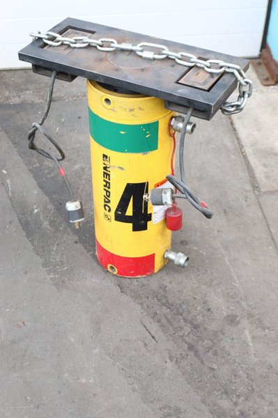150 TON ENERPAC HYDRAULIC JACK: STOCK 70190