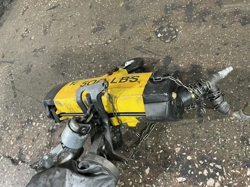 YALE 1/4 TON HOIST  -  ACL 500