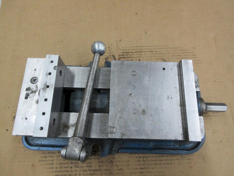 Kurt D-60 6&quot; Machine Vise with Hard Jaws and Handle- Auction Item