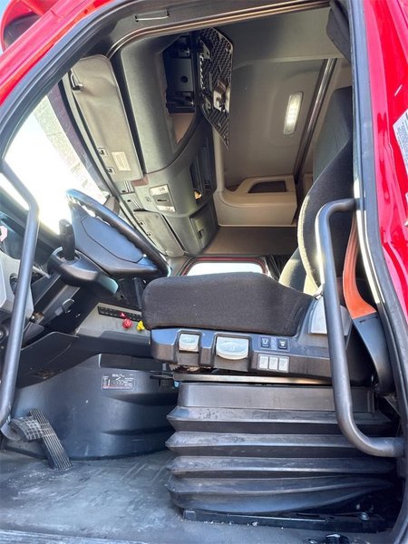 2020 Freightliner Cascadia 1FUJHHDVXLLLC1679