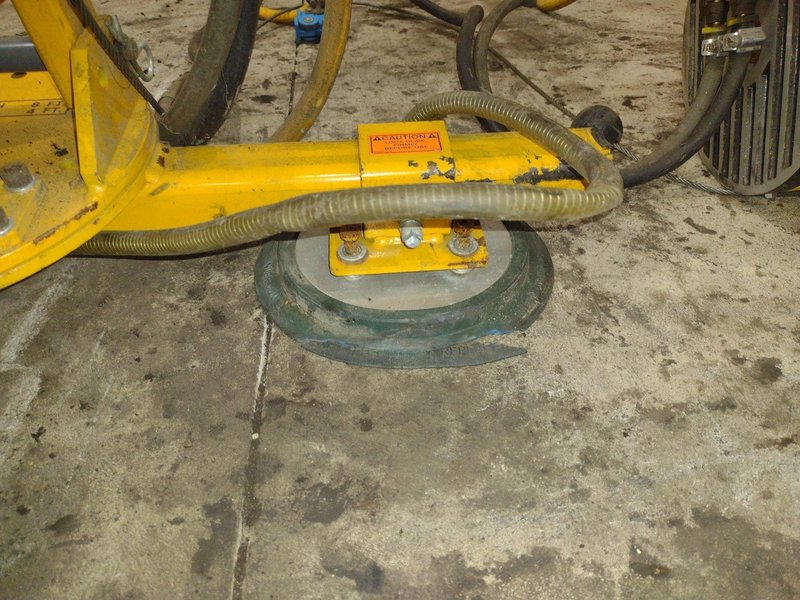 250 LBS X 2007 ANVER MODEL #ATL25M2-60MROT ELECTRIC POWERED VACUUM SHEET LIFTER: STOCK #21303